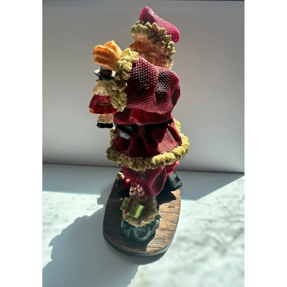 Vintage‎ Style Polyresin Santa Claus Figurine with Toys and Nutcracker 288-0112